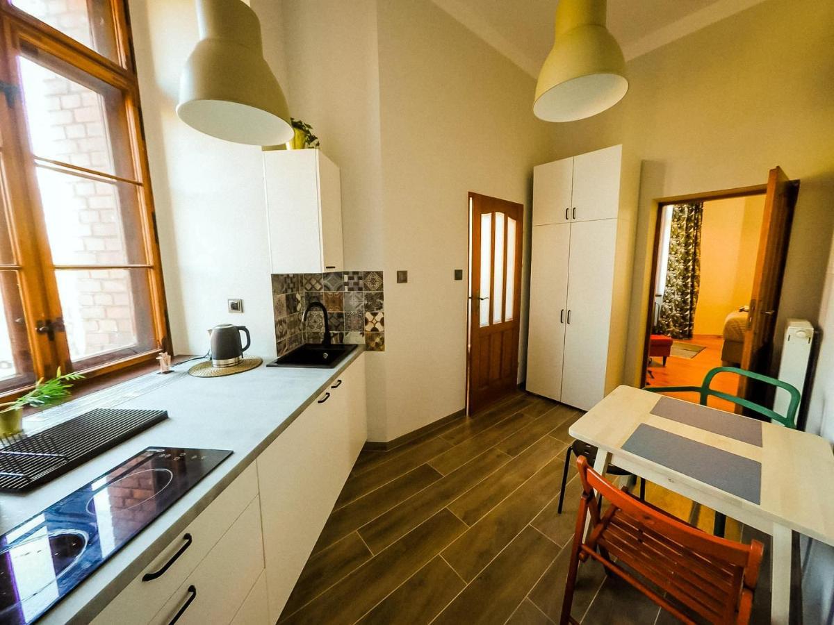 Apartamenty W Wiezy Swidnica  Luaran gambar